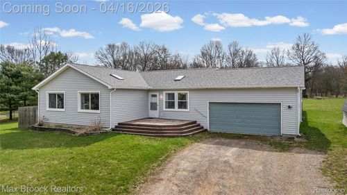 817 Mower Rd, Pinckney, MI, 48169-8021 | Card Image