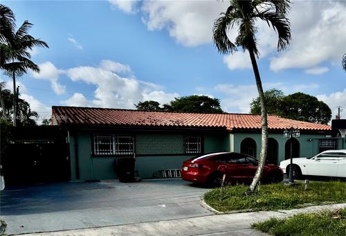 1314 W 77th St, Hialeah, FL, 33014-3429 | Card Image