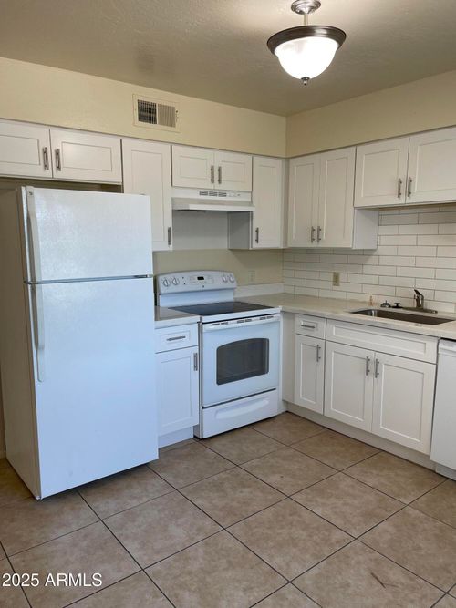 b-1914 W Village Dr, Phoenix, AZ, 85023-8022 | Card Image