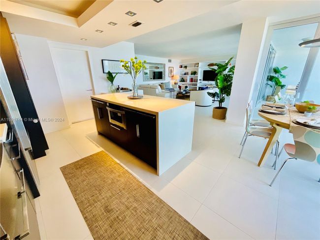 APT-11B - 881 Ocean Dr, Condo with 2 bedrooms, 2 bathrooms and null parking in Key Biscayne FL | Image 27