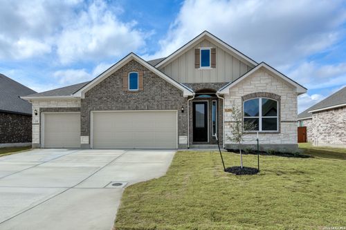 125 Katie Ct, Castroville, TX, 78009-2357 | Card Image