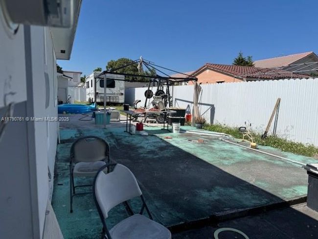 601 Se 9 Th Ave, House other with 5 bedrooms, 3 bathrooms and null parking in Hialeah FL | Image 10