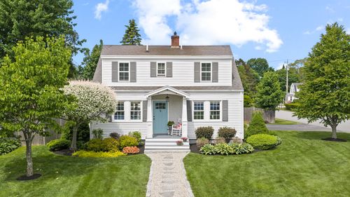 5 Reg Roc Rd, Falmouth, ME, 04105-1919 | Card Image