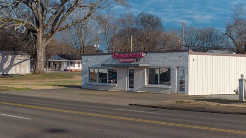 2724 N Jackson Hwy, Sheffield, AL, 35660-3431 | Card Image