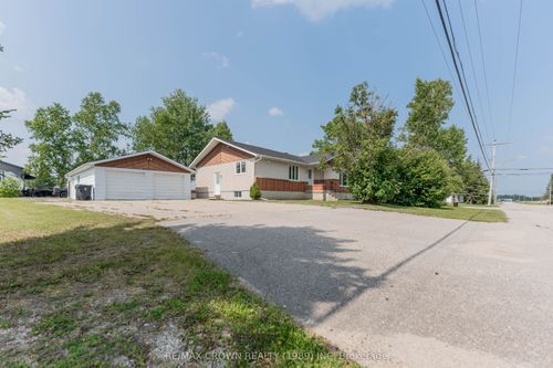 {{alt}} | Card Image