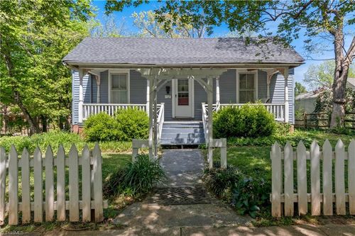 15 W Sprague St, Winston-Salem, NC, 27127-2943 | Card Image