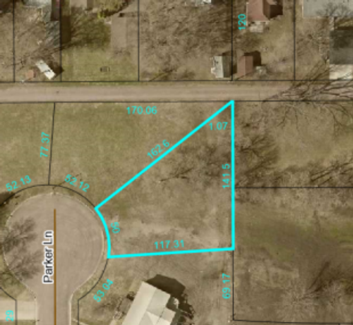 121 Parker Ln, Redwood Falls, MN, 56283-2033 | Card Image