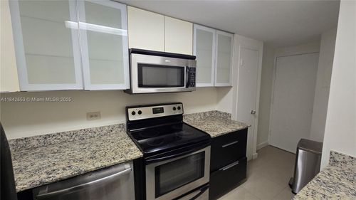apt-2006-999 Brickell Bay Dr, Miami, FL, 33131-2933 | Card Image