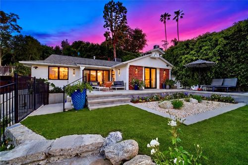 13646 Valley Vista Blvd, Sherman Oaks, CA, 91423-4309 | Card Image