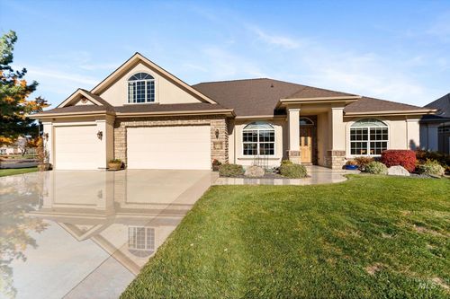 716 W Kodiak Dr, Meridian, ID, 83642-8117 | Card Image