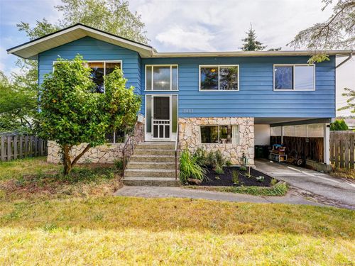 3941 Larchwood Dr, Victoria, BC, V8N5L5 | Card Image