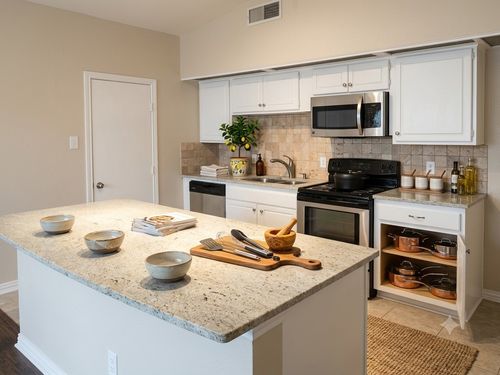3505 Hanover Ln, Irving, TX, 75062-8912 | Card Image