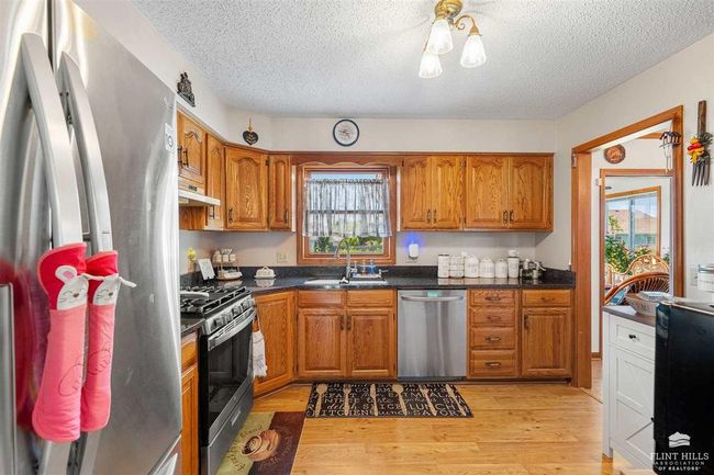 1920 Apache Dr, House other with 3 bedrooms, 3 bathrooms and null parking in Junction City KS | Image 8