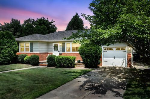 500 Van Sant Ave, Linwood, NJ, 08221-1108 | Card Image