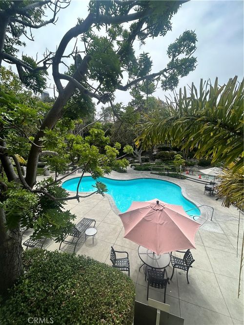 d401-20301 Bluffside Cir, Huntington Beach, CA, 92646-8521 | Card Image