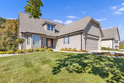 A - 585 S Stonehedge Drive, Condo with 3 bedrooms, 3 bathrooms and null parking in Brookfield WI | Image 3