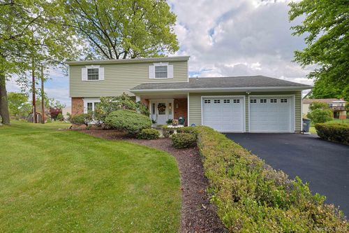 7 San Giacomo Dr, New Windsor, NY, 12553-6417 | Card Image