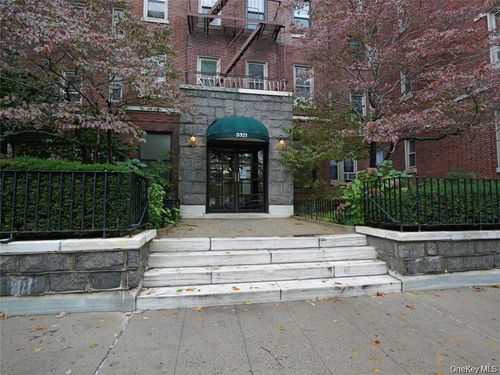 5j-3321 Bruckner Blvd, Bronx, NY, 10461-5637 | Card Image