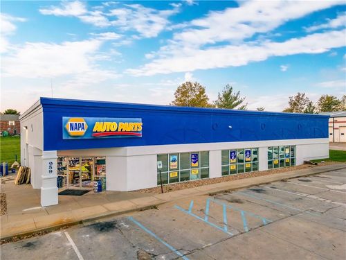 959 Se Oldham Pkwy, Lee's Summit, MO, 64081-2935 | Card Image