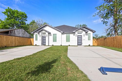 13818 White Heather Dr, Houston, TX, 77045-5520 | Card Image