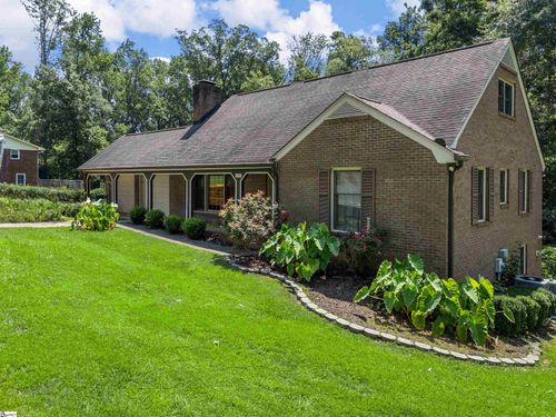 121 E Brookwood Ln, Cowpens, SC, 29330-9201 | Card Image