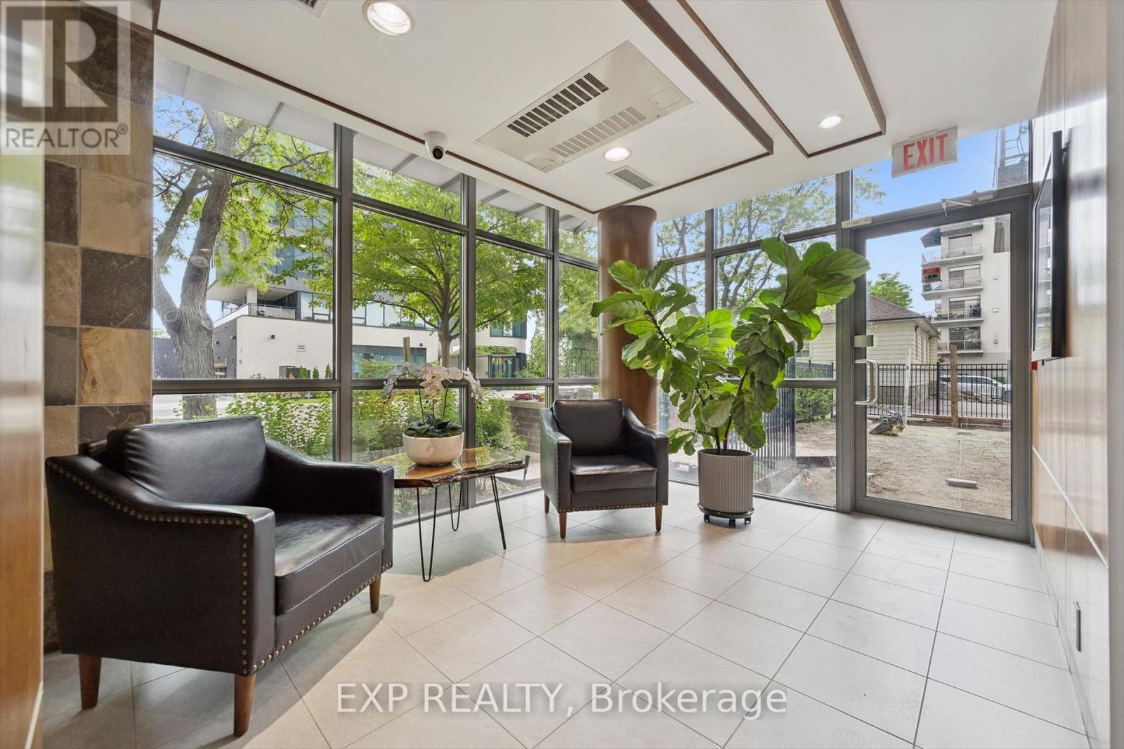 Residential in Mississauga (Port Credit) 3