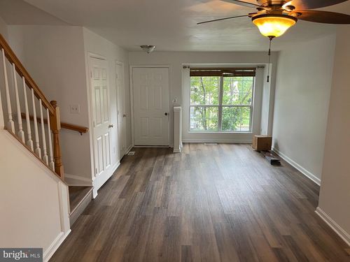 14108 Autumn Cir, CENTREVILLE, VA, 20121-3848 | Card Image