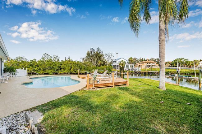 8727 Bay Crest Ln, House other with 3 bedrooms, 2 bathrooms and null parking in TAMPA FL | Image 32