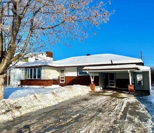 604 Rosewood Cres, Thunder Bay, ON, P7E2R4 | Card Image