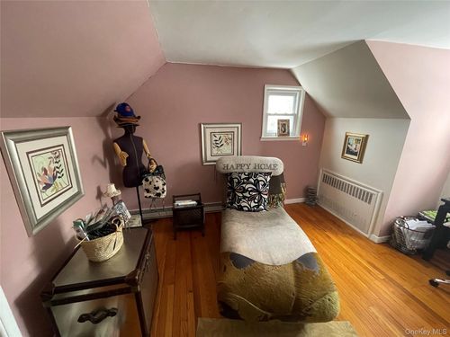 315 Maryland Ave, Freeport, NY, 11520-1016 | Card Image