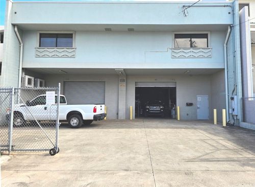 1748 Silva St, Honolulu, HI, 96819-3137 | Card Image