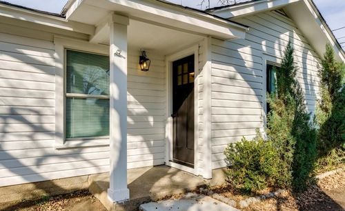 2021 Bluebonnet Dr, Fort Worth, TX, 76111-1606 | Card Image