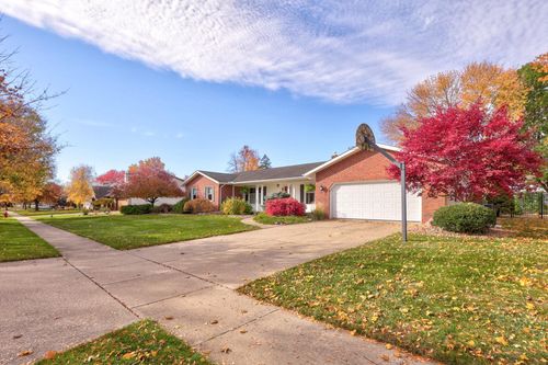 482 Harvest Ln, Frankenmuth, MI, 48734-1218 | Card Image