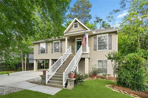 717 Woodridge Blvd, Mandeville, LA, 70471-2624 | Card Image
