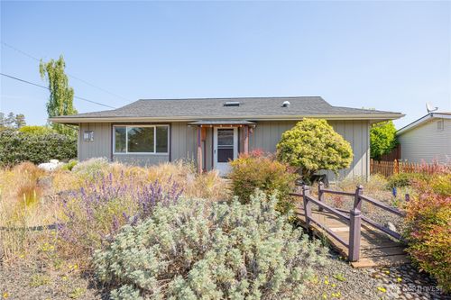702 E Alder St, Sequim, WA, 98382-3401 | Card Image