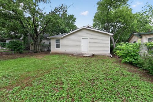 2805 Walker St, Fort Worth, TX, 76105-4413 | Card Image