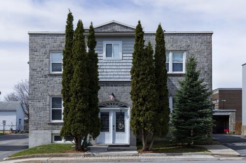 326 Augustus St, Cornwall, ON, K6J3W5 | Card Image