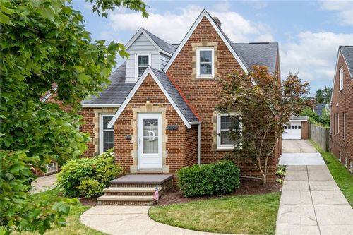 7503 Dartworth Dr, Parma, OH, 44129-3921 | Card Image