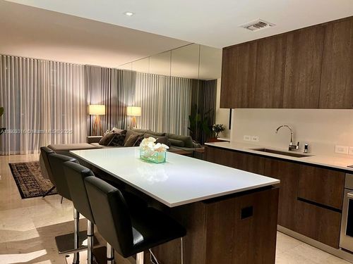apt-808-88 Sw 7th St, Miami, FL, 33130-3692 | Card Image