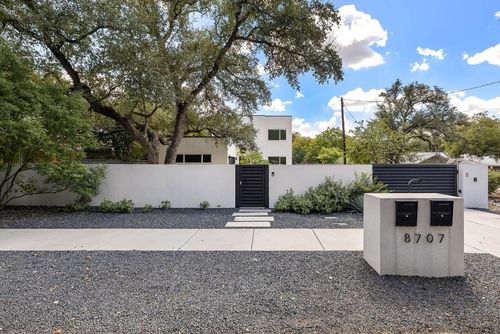 8707 Leo St, Austin, TX, 78745-8013 | Card Image