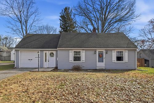 111 Woodlawn St, Chicopee, MA, 01020-2439 | Card Image