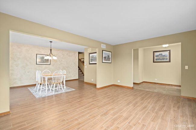 420 Windsor Dr, Home with 3 bedrooms, 3 bathrooms and null parking in Oswego IL | Image 4