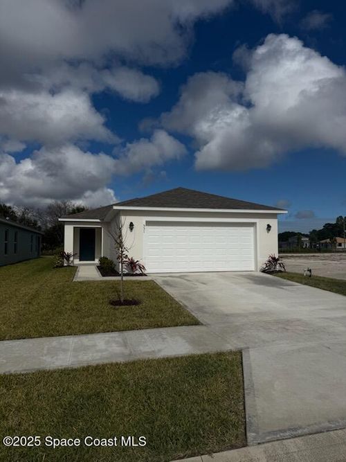 551 Richmond Cir Sw, Palm Bay, FL, 32908-5201 | Card Image