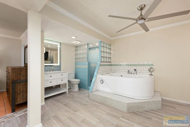 1302 - 1302 Harbor Island Dr, Condo with 2 bedrooms, 2 bathrooms and 1 parking in Port Isabel TX | Image 13