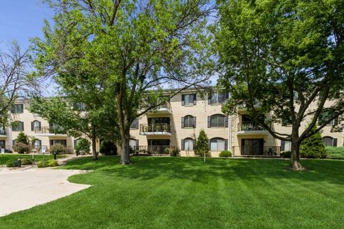 apt-125-2135 1st Ave Se, Cedar Rapids, IA, 52402-6354 | Card Image