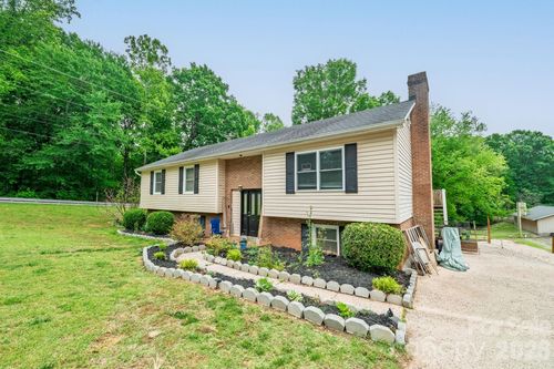 501 Old Farm Rd, Statesville, NC, 28625-4421 | Card Image