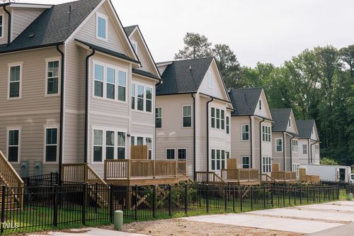 101-5045 Lundy Dr, Raleigh, NC, 27606-7686 | Card Image