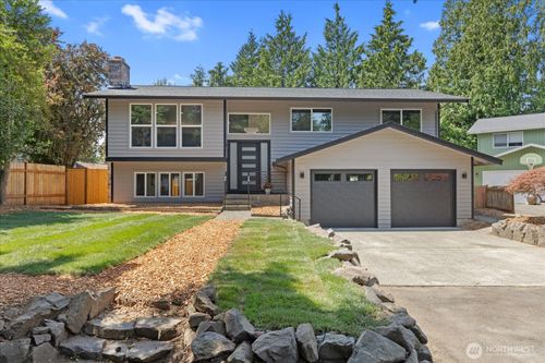 24316 91st Ave W, Edmonds, WA, 98026-9013 | Card Image