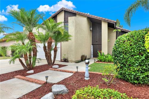 18417 Mount Kristina St, Fountain Valley, CA, 92708-6443 | Card Image