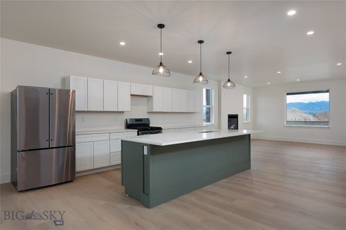 104 S Crispin St, Manhattan, MT, 59741-6702 | Card Image